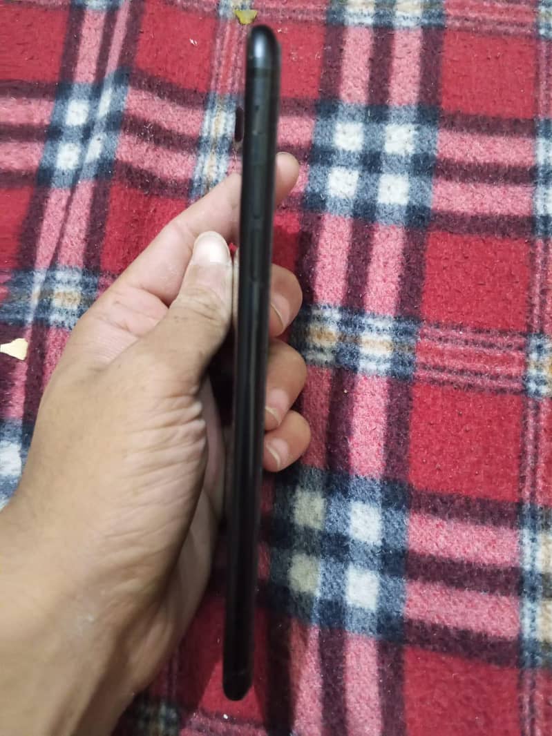 Apple iPhone 7 Plus 1
