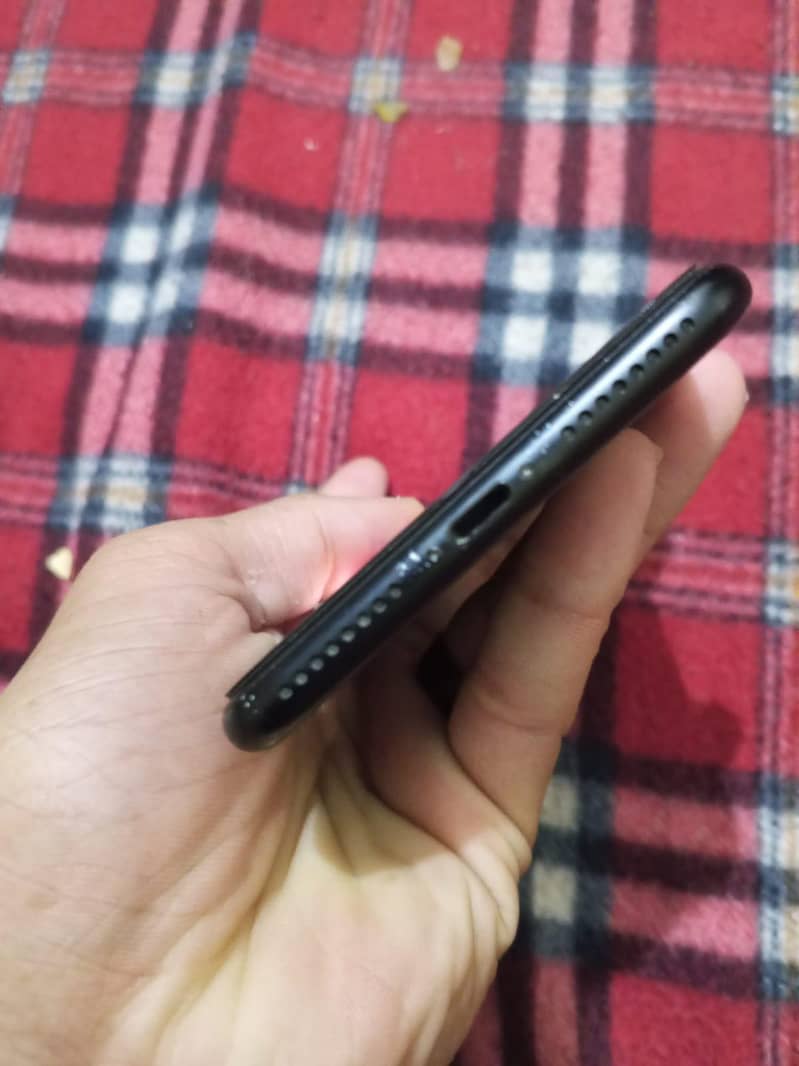 Apple iPhone 7 Plus 2