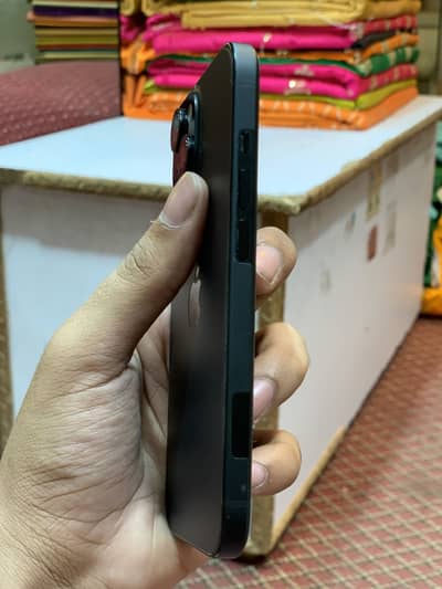 Apple iPhone 15
