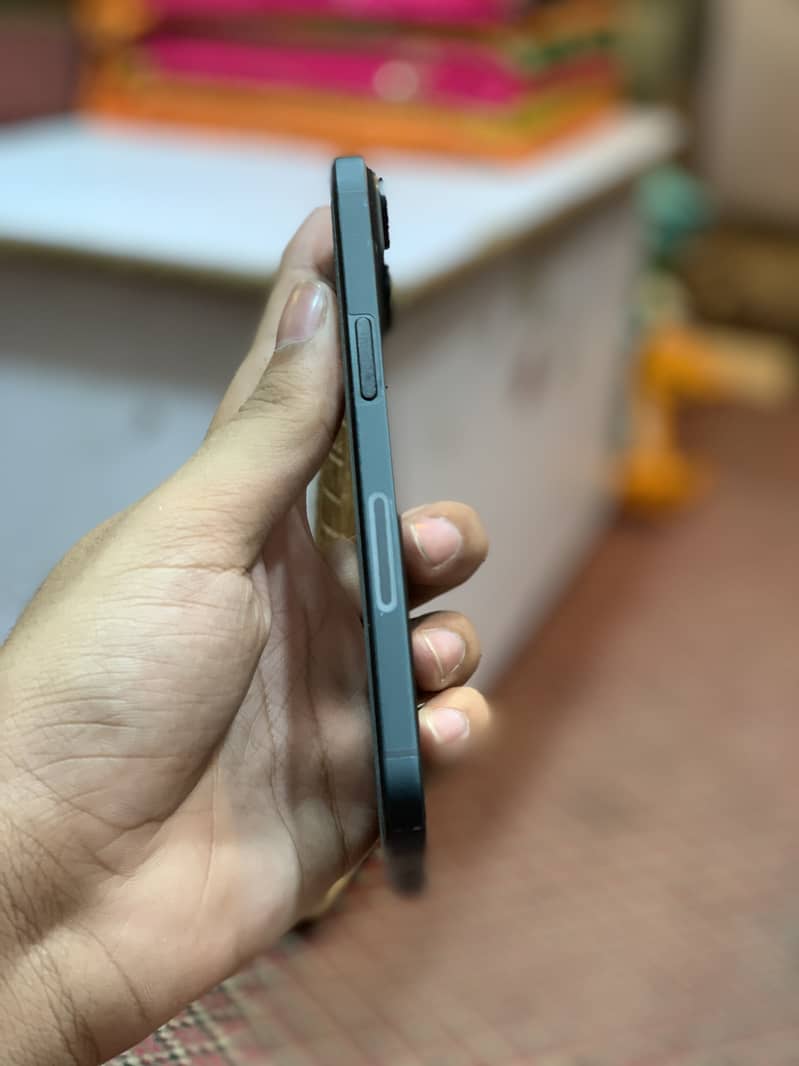 Apple iPhone 15 6