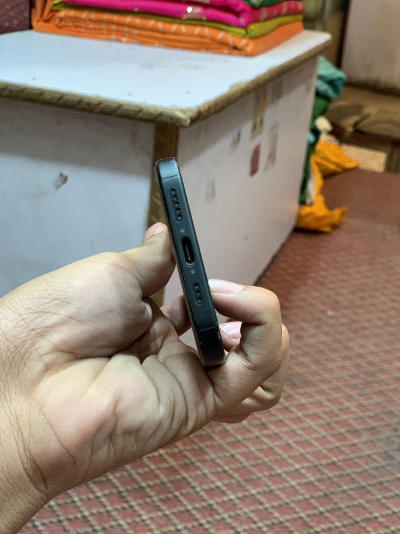 Apple iPhone 15 7