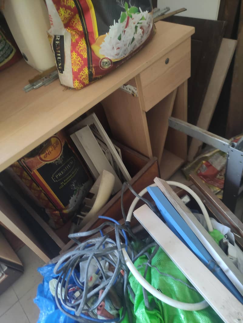computer chair with table 1
