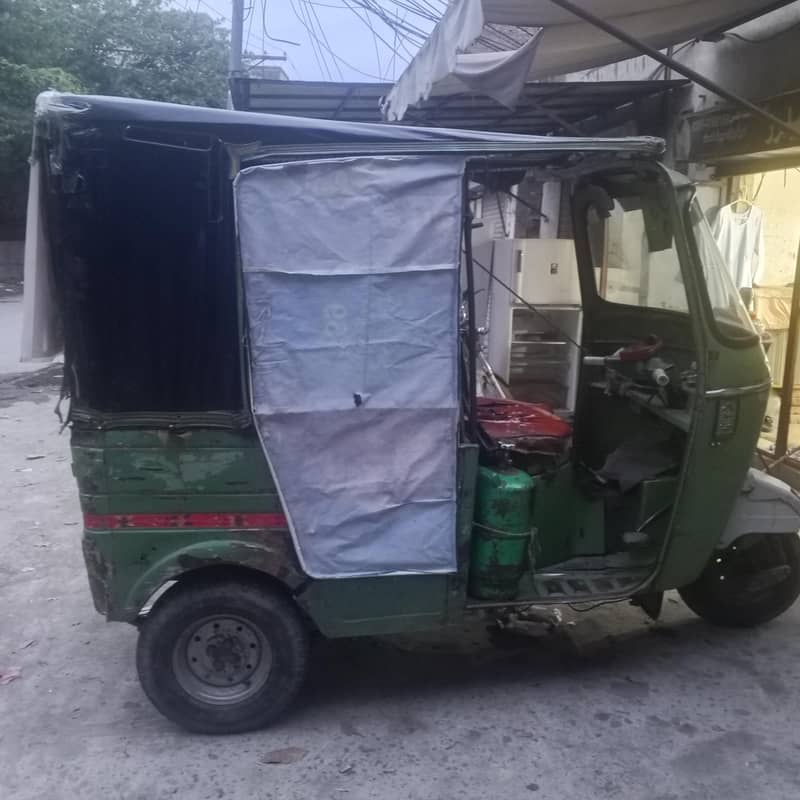 Auto rickshaw 0