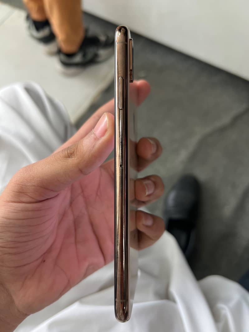 Apple iPhone X 0