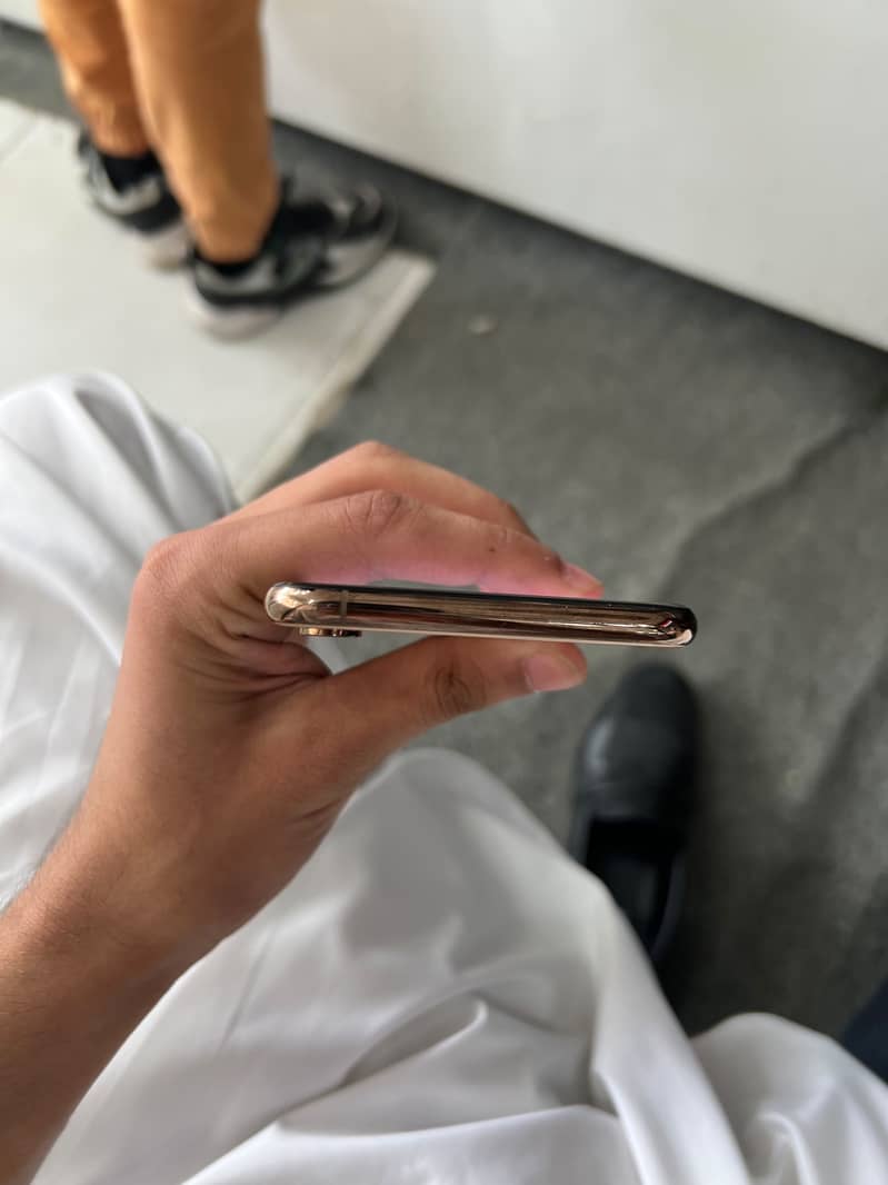 Apple iPhone X 2