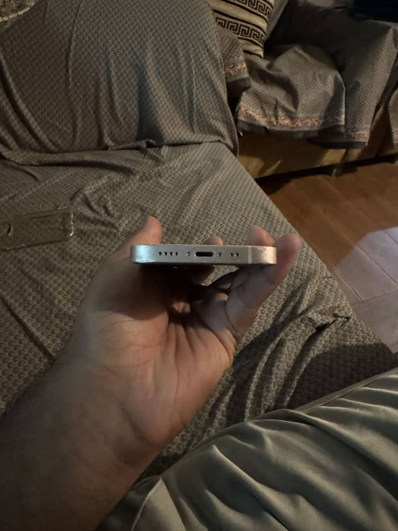 iPhone 13 Mini 0