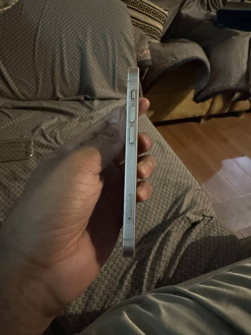 iPhone 13 Mini 1