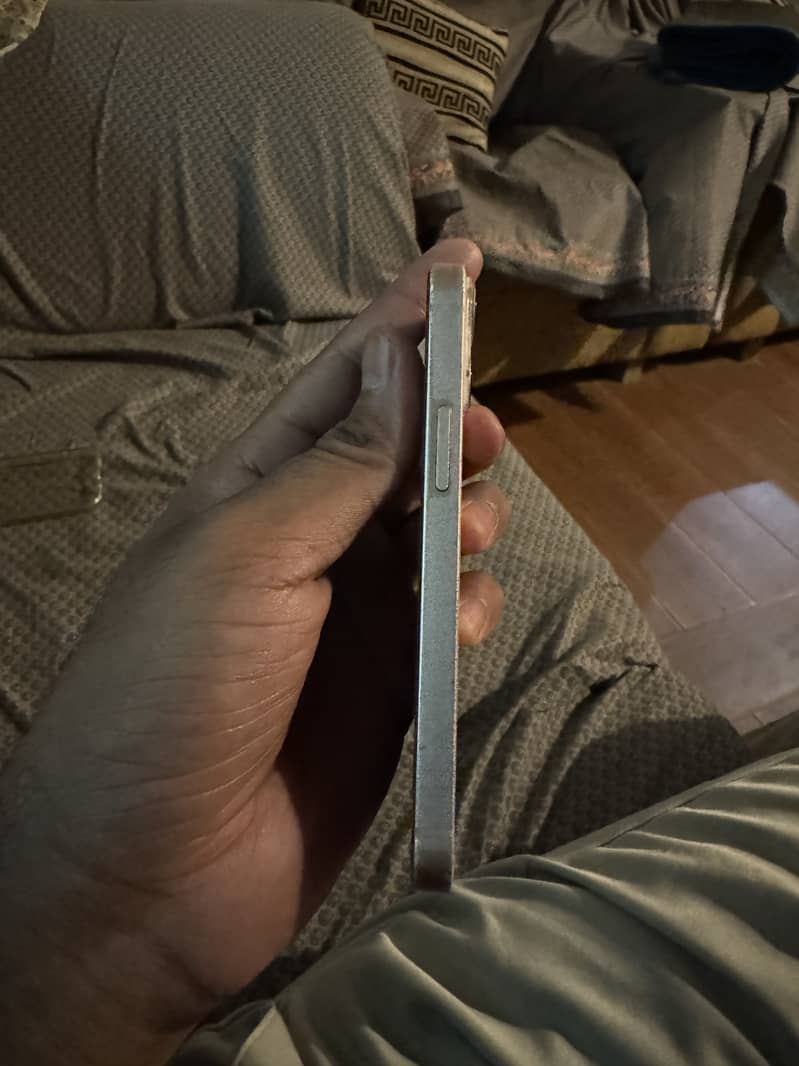 iPhone 13 Mini 4