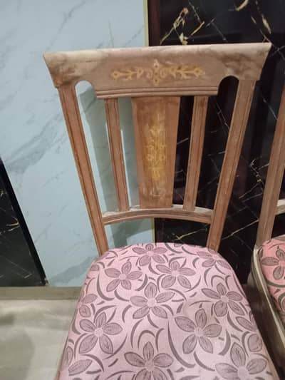 6 Wooden Dinning Chairs