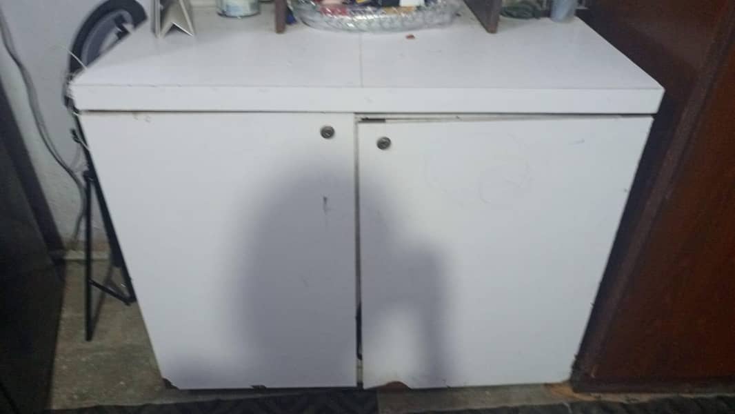 cabinet 0