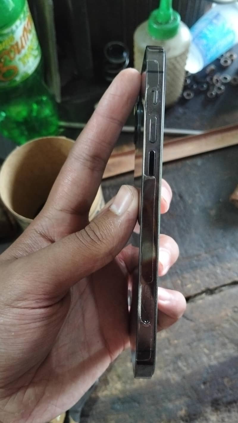 Apple iPhone 12 Pro 2