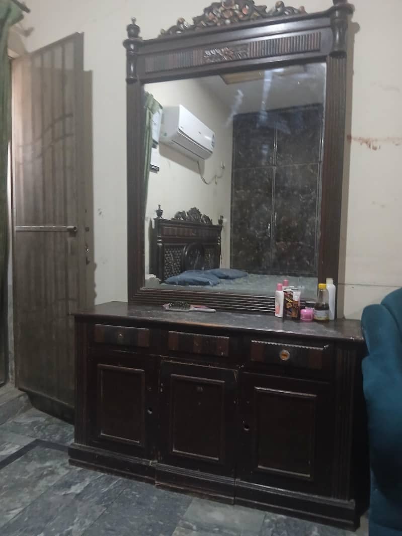 dressing table 1