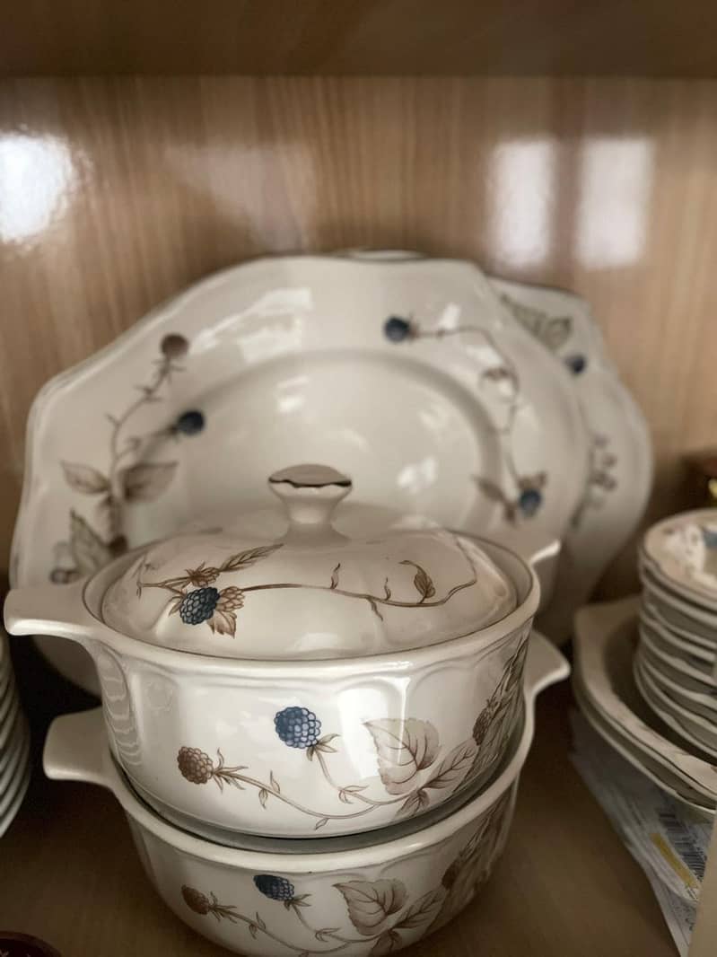 60 Pc Dinner set 9