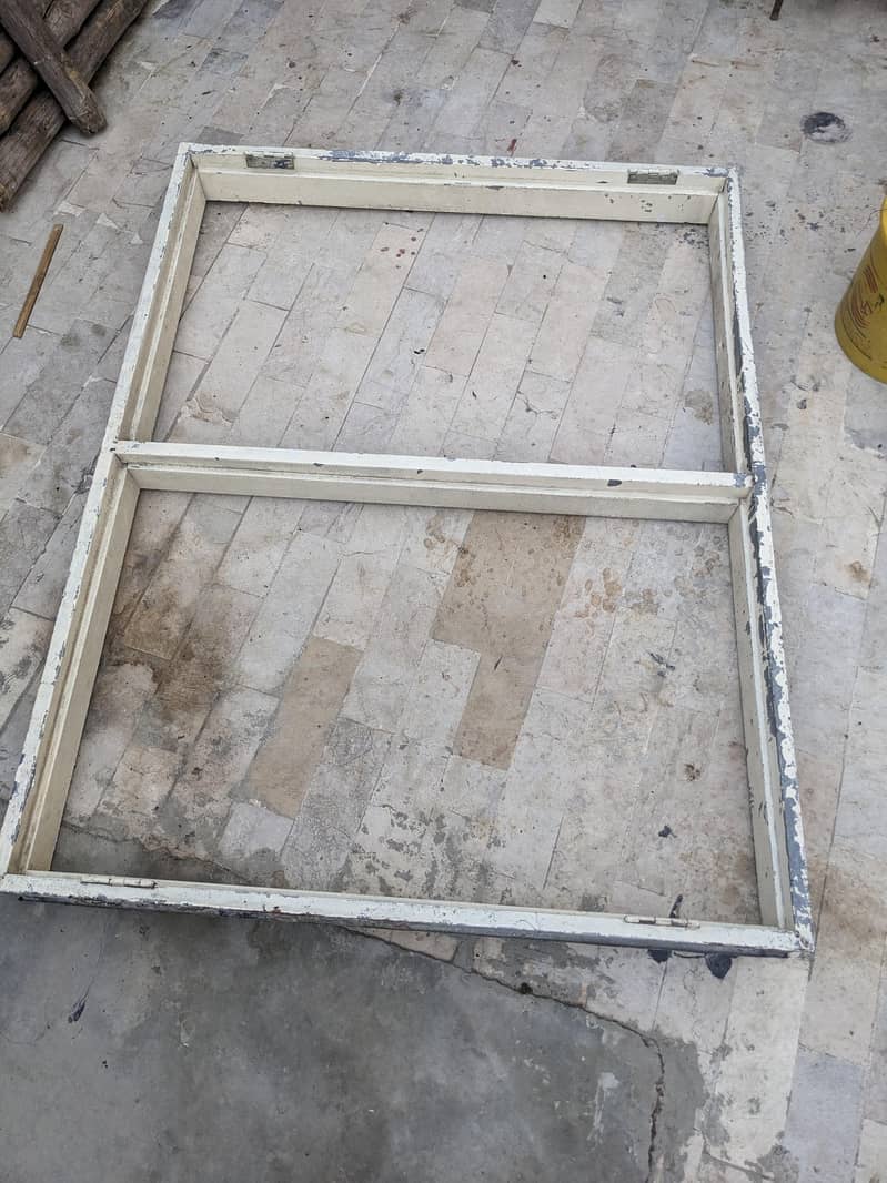iron window کمرے کی کھڑکی 3
