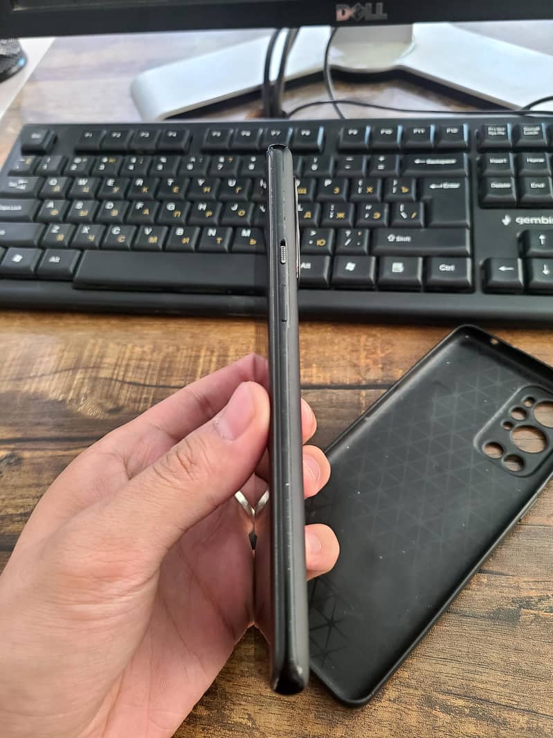 One Plus 9 Pro 7