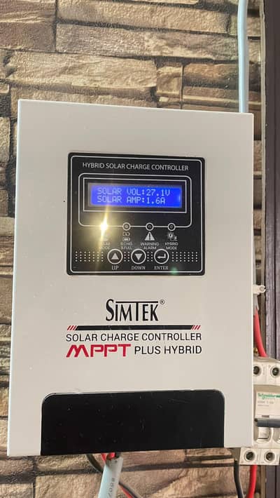 SIMTEK MPPT Plus Hybrid Solar Charge Controller (Excellent Condition)
