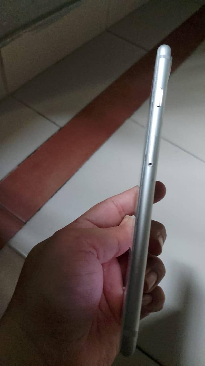 Apple iPhone 7 Plus 3
