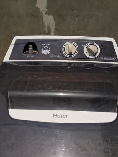 Haier 10KG Twin Tub Washing Machine – Excellent Condition