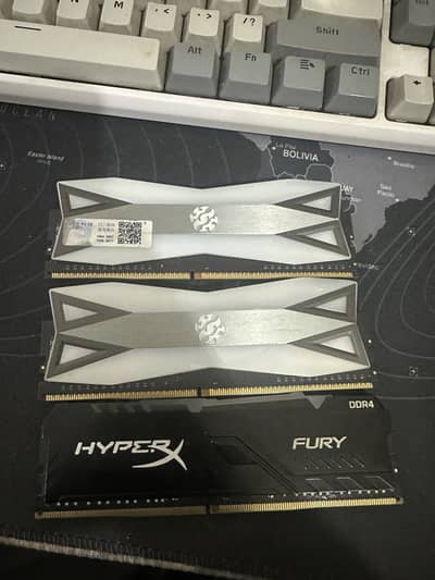 3 DDR4 Rams 8GB DDR4 3200 MHz CL16 RGB