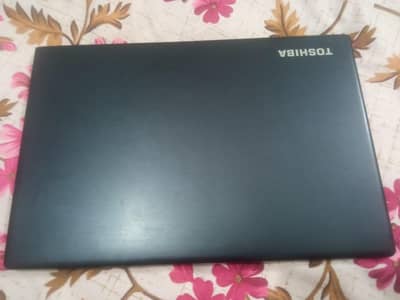 Toshiba Core i5 8th generation 8/256 laptop 8/10 condition.