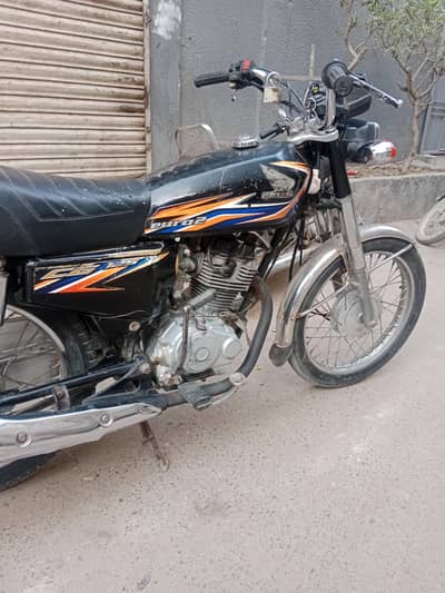 Honda CG 125 urgent sale 03152059084