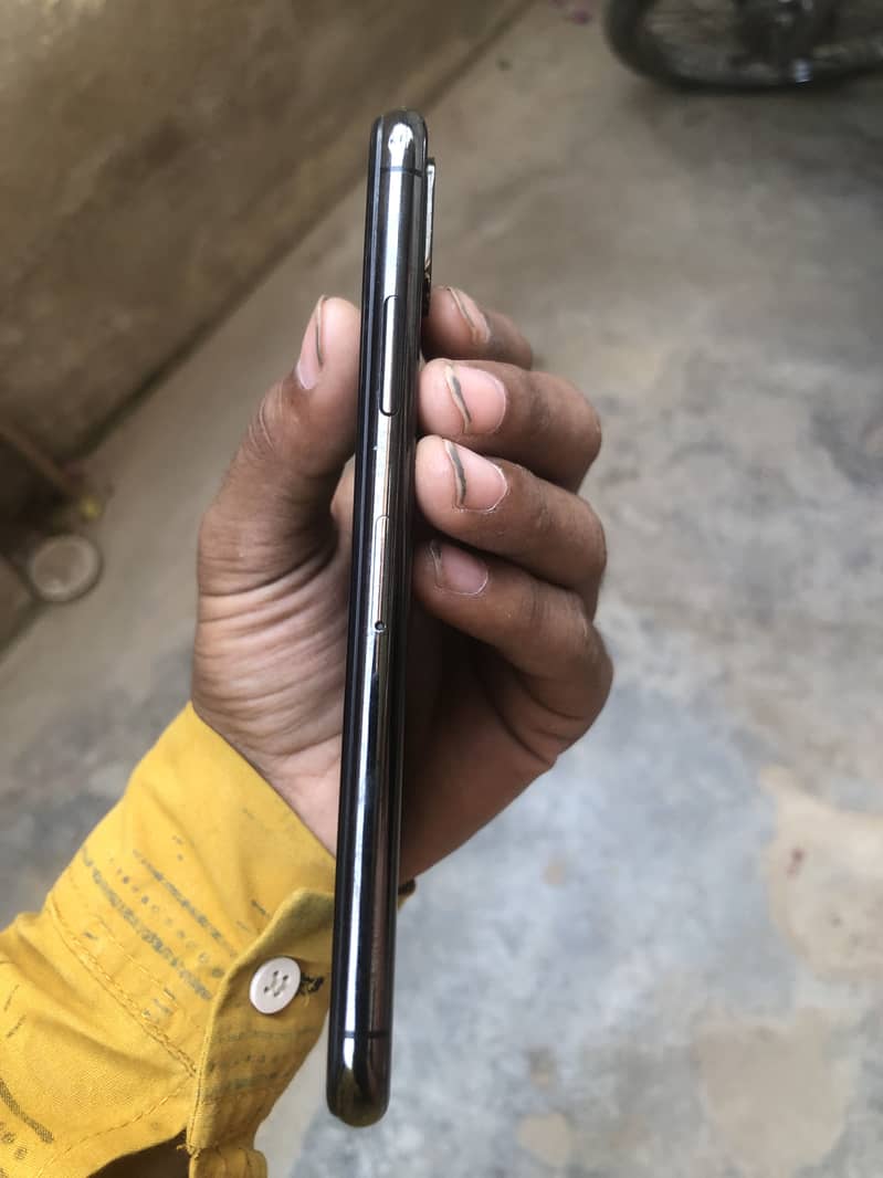 Apple iPhone X 2