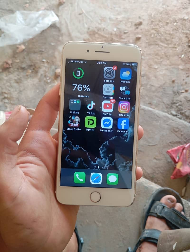 Apple iPhone 7 Plus 2