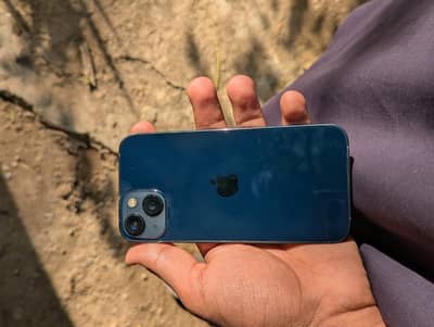 Apple iPhone 13