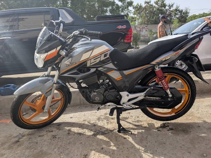 Honda cb150f 5