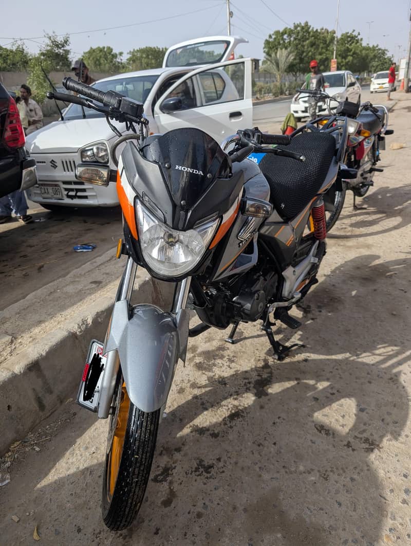 Honda cb150f 7