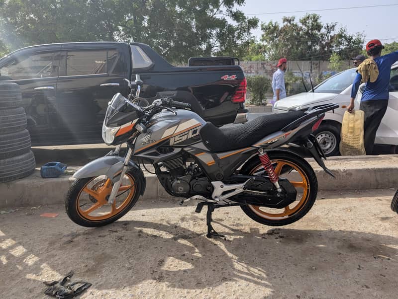 Honda cb150f 8
