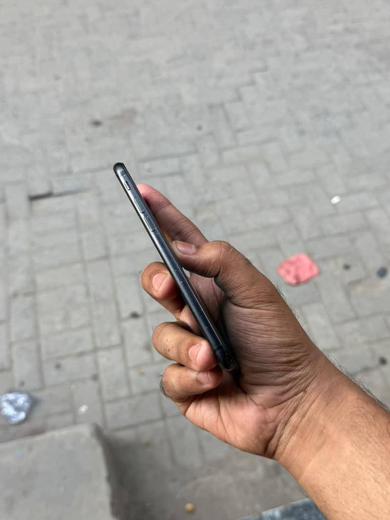 Apple iPhone 7 3