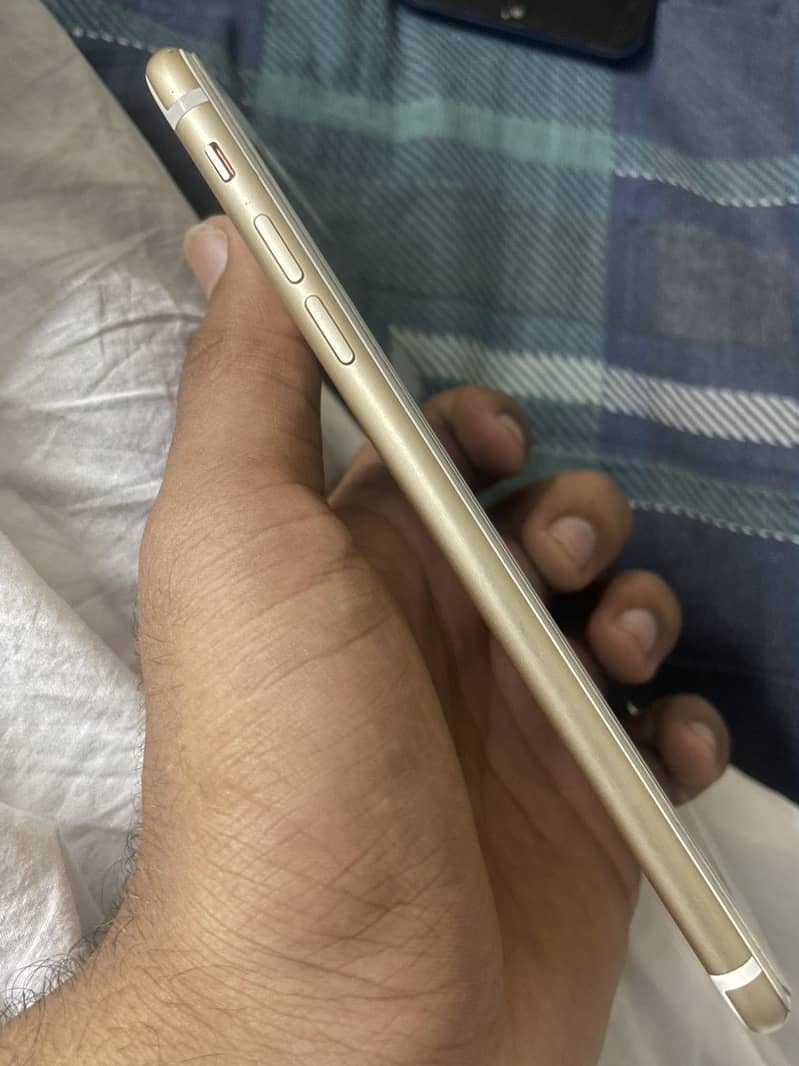 Apple iPhone 7 Plus 2