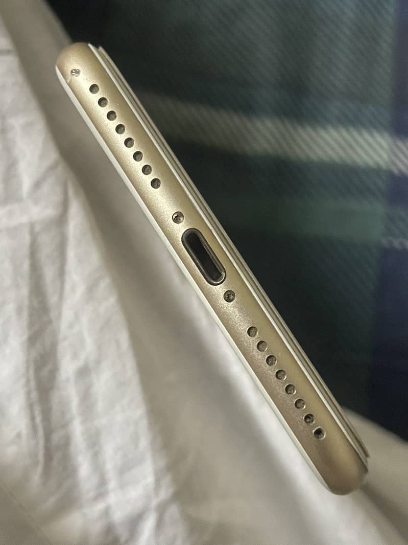 Apple iPhone 7 Plus 4