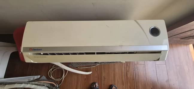 Dawlance 1 Ton Split AC Non-Inverter | Excellent Working Condition
