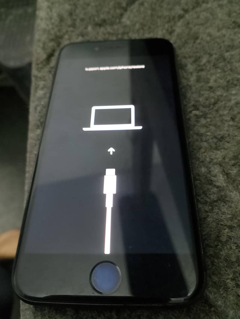 Apple iPhone 8 1