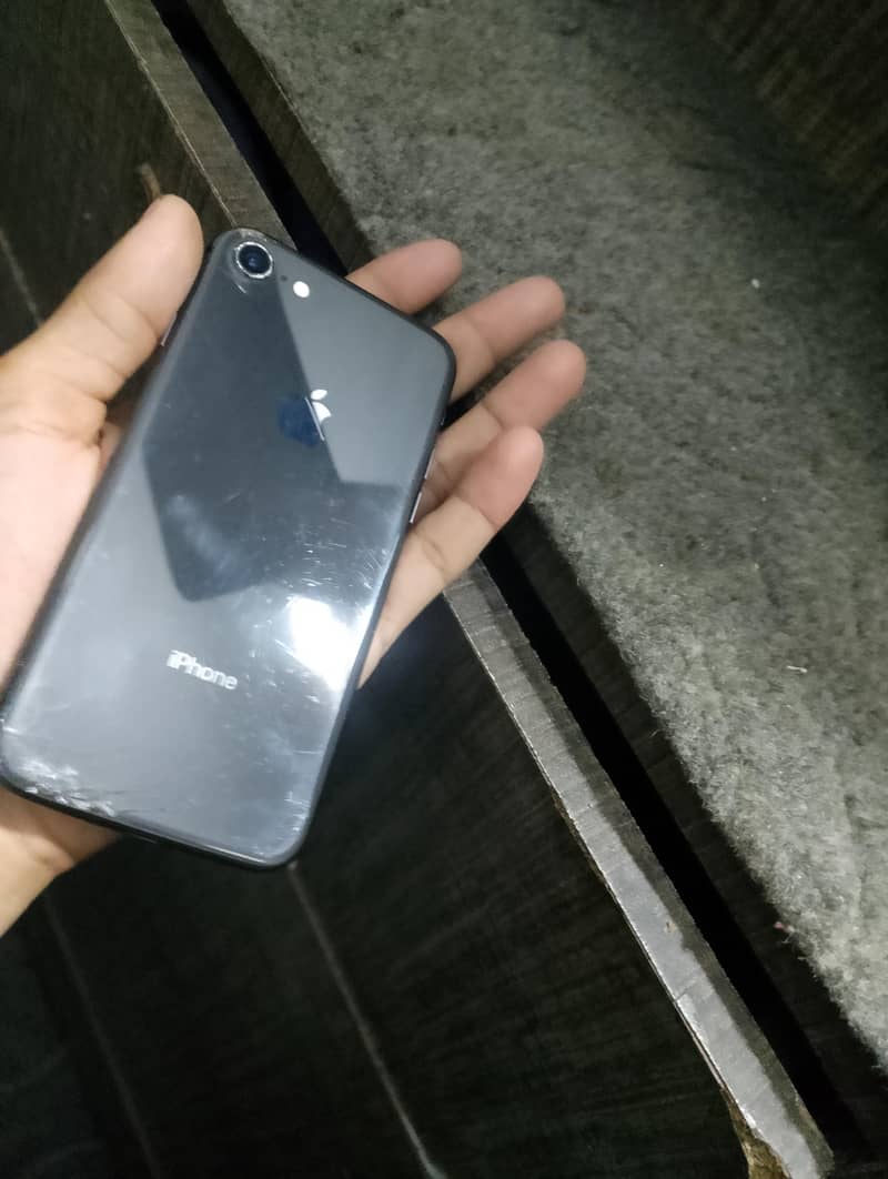 Apple iPhone 8 3