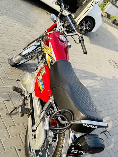 Honda 125 2025 red colour