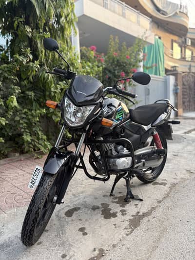 Honda CB125 f new condition