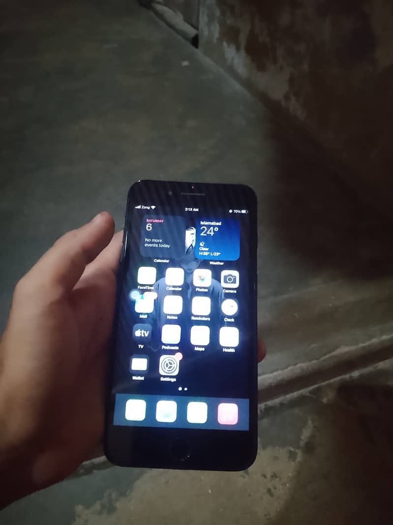 Apple iPhone 7 Plus 3