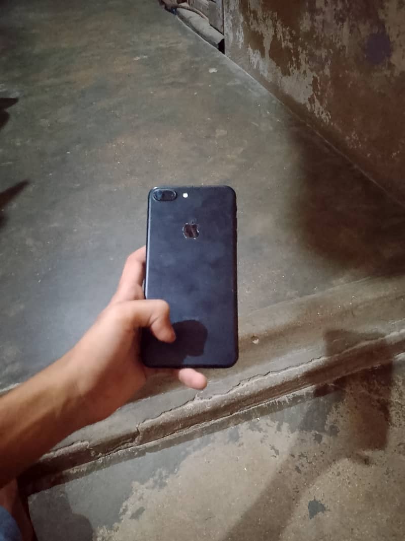 Apple iPhone 7 Plus 4