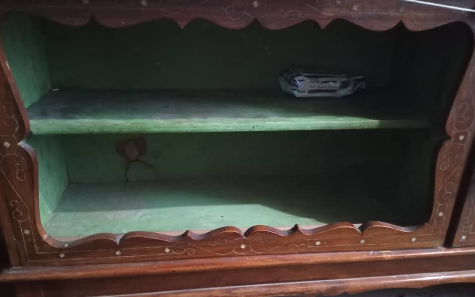 Dressing table 4