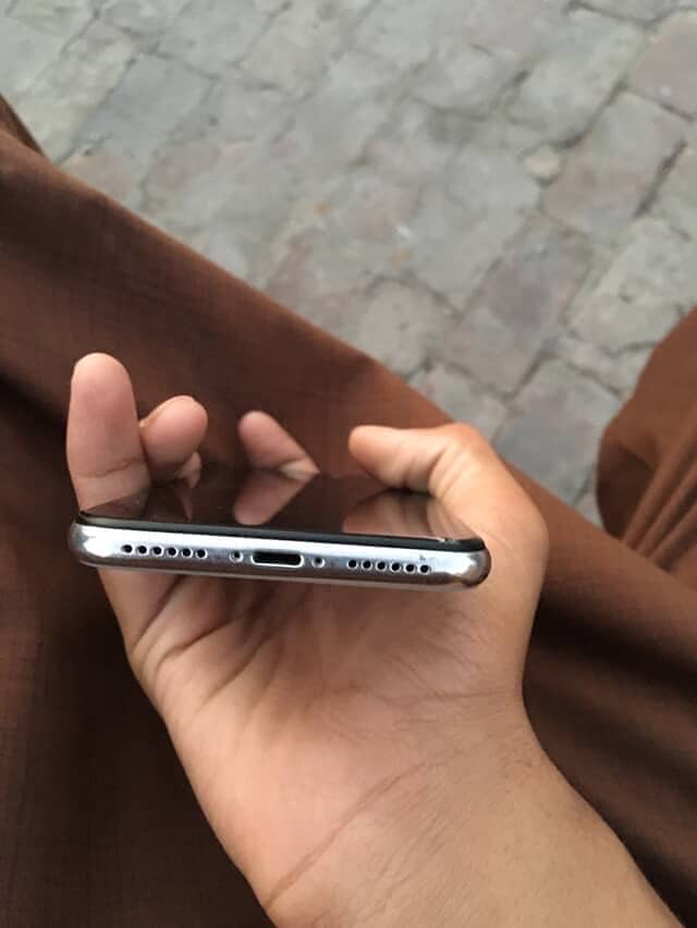 Apple iPhone X 2
