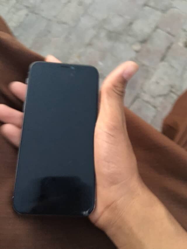 Apple iPhone X 3
