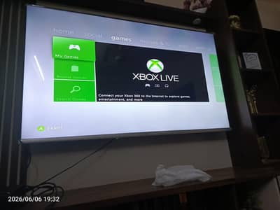 Xbox 360 Almost New condition