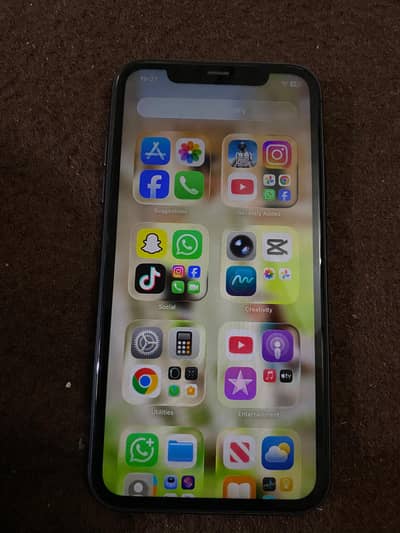 Apple iPhone 11 )64gb