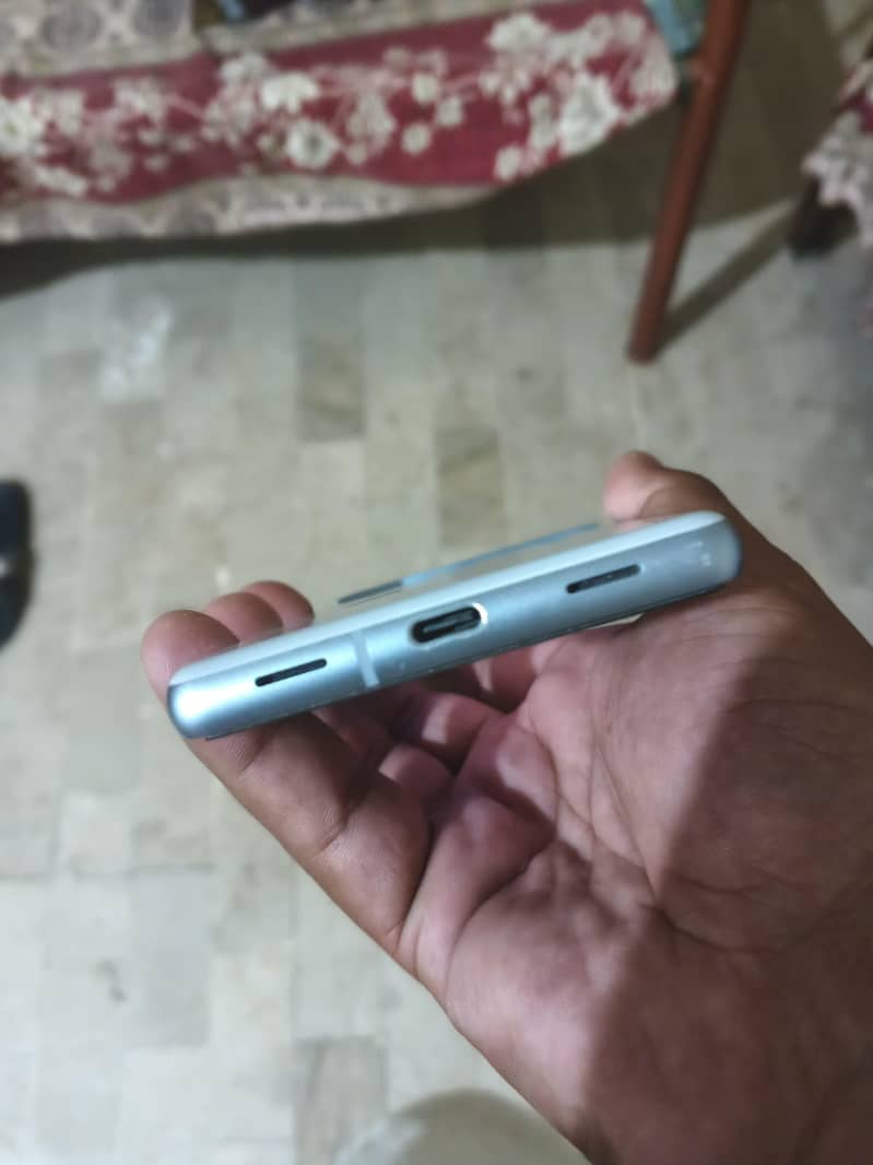 Google Pixel 7a 2
