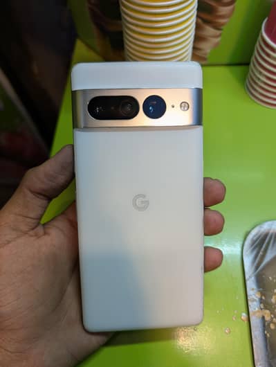 google pixel 7 pro -128gb-white colour- 11/10 condtion get a gift
