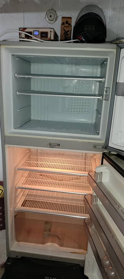 Dawlance signature fridge large size