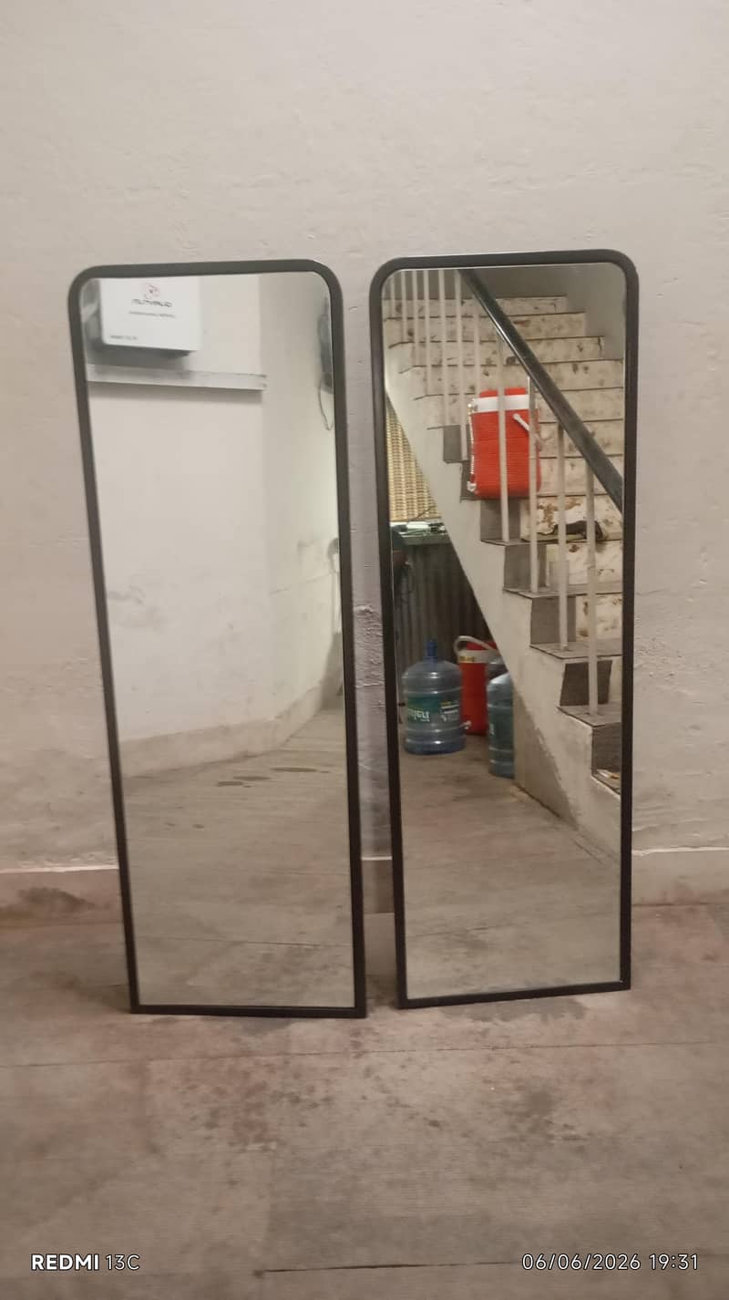 mirror 4